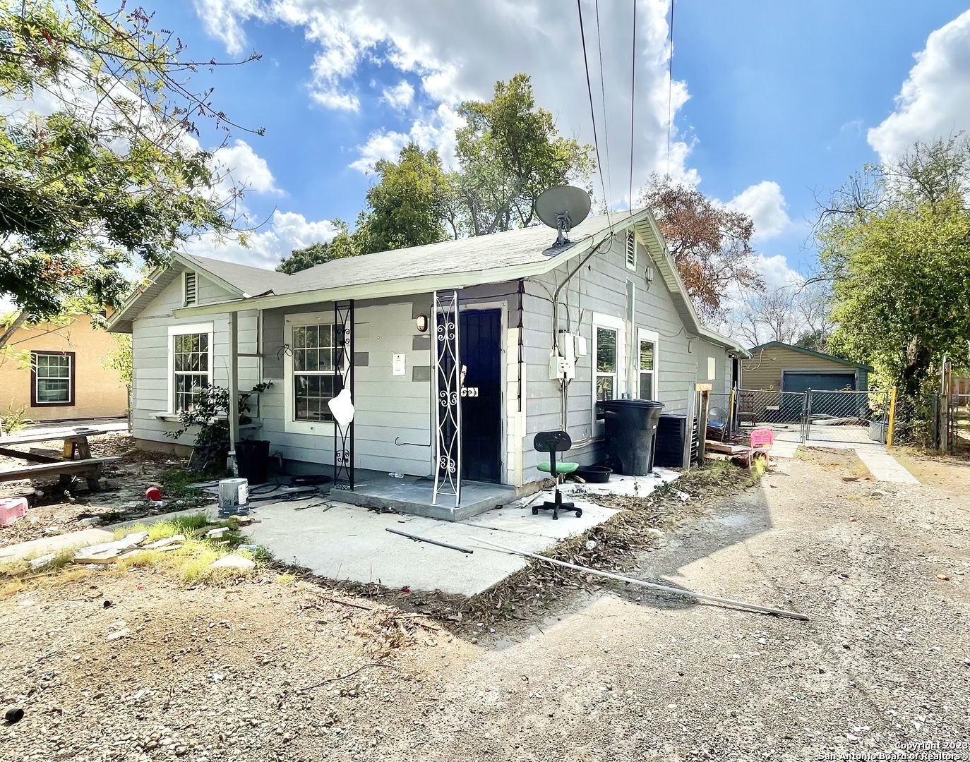 Property Photo:  926 Ware Blvd  TX 78214 