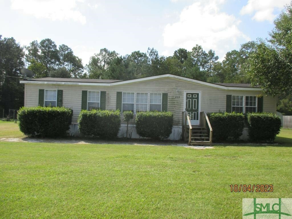 Property Photo:  233 Country Lane NE  GA 31316 