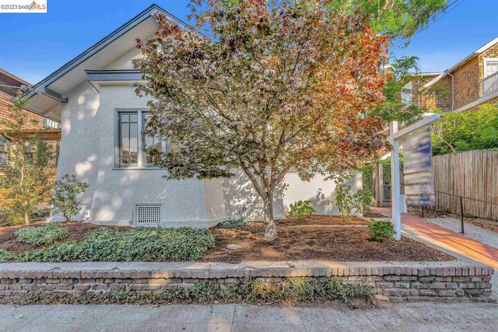 2945 Linden Ave  Berkeley CA 94705 photo