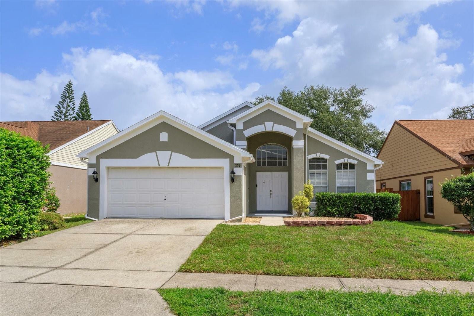 Property Photo:  237 Oak Park Place  FL 32707 