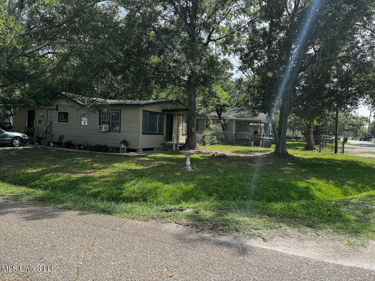 Property Photo:  1320 37th Avenue  MS 39501 