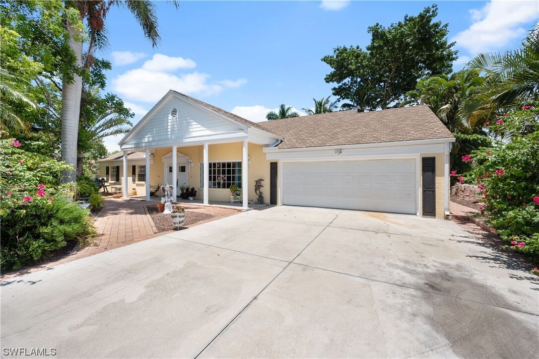 Property Photo:  397 Forest Hills Boulevard  FL 34113 
