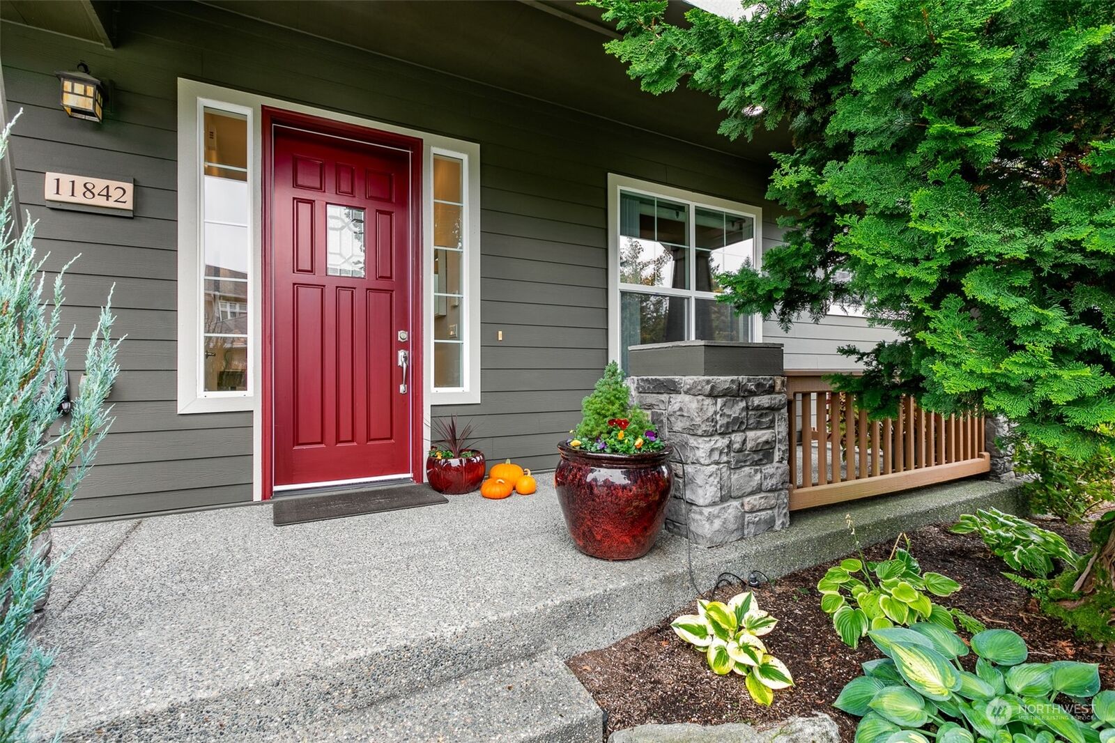 Property Photo:  11842 Big Leaf Way NE  WA 98053 