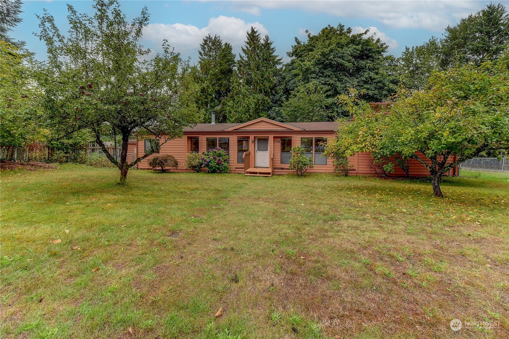 Property Photo: 1704 186th Avenue E WA 98391