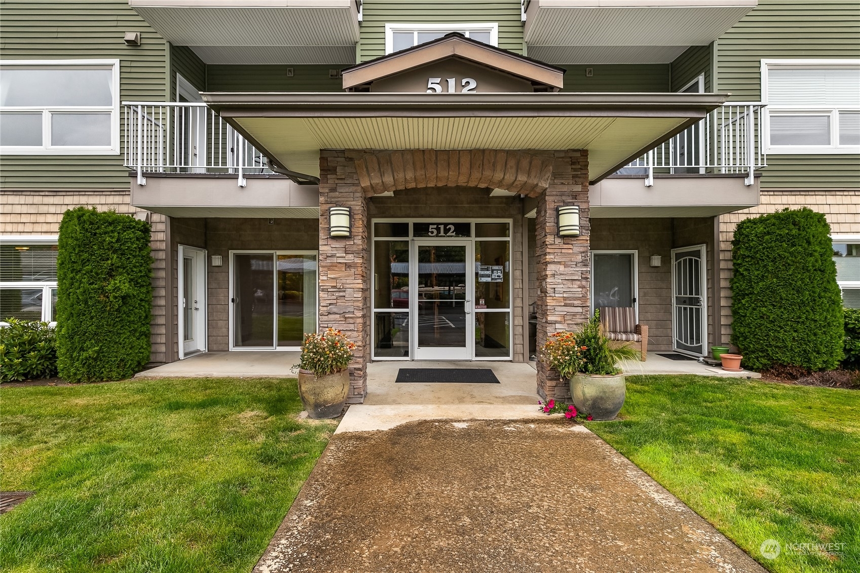 Property Photo: 512 Darby Drive 102 WA 98226