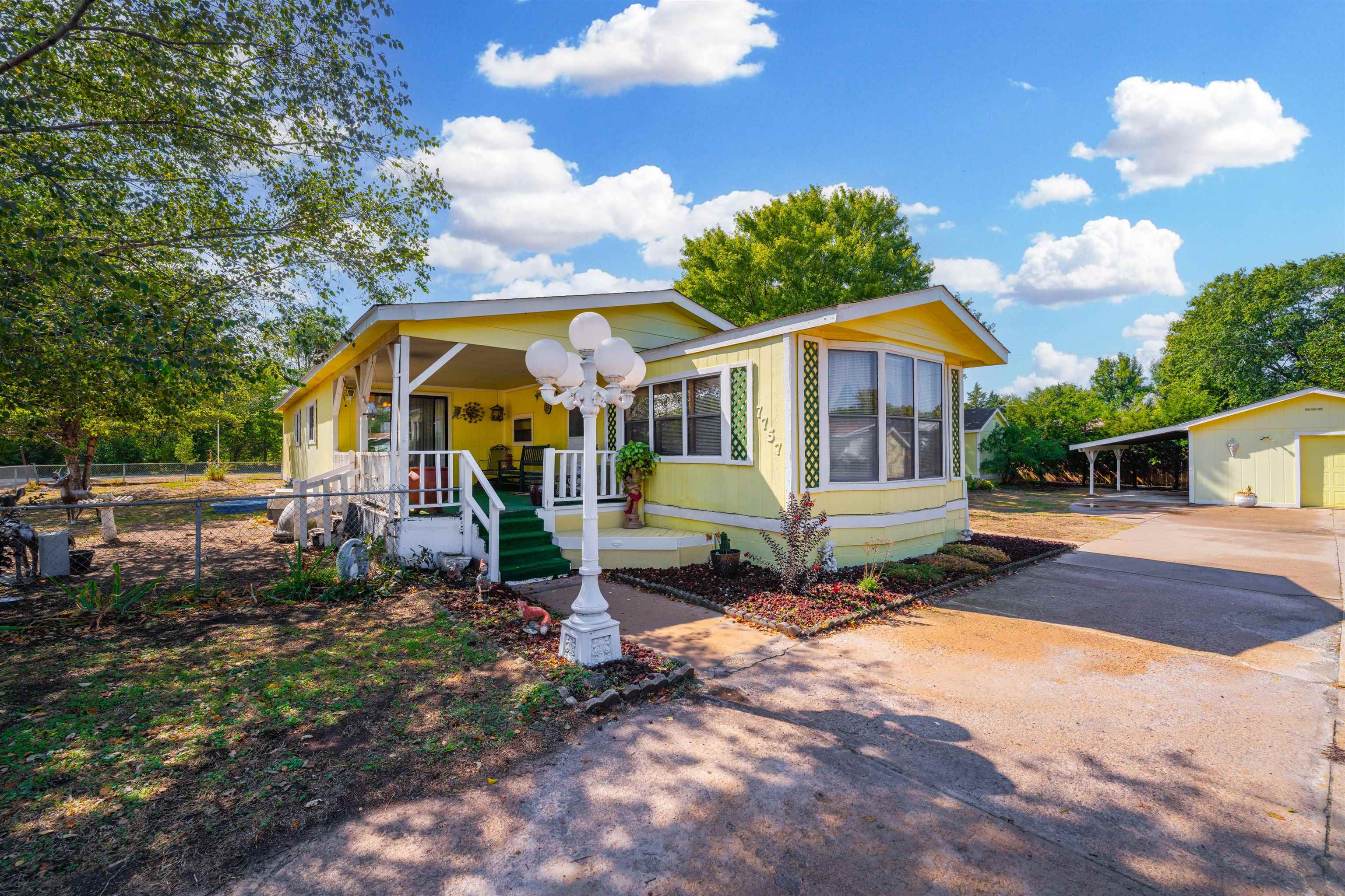 Property Photo:  7757 S Lulu St  KS 67060 