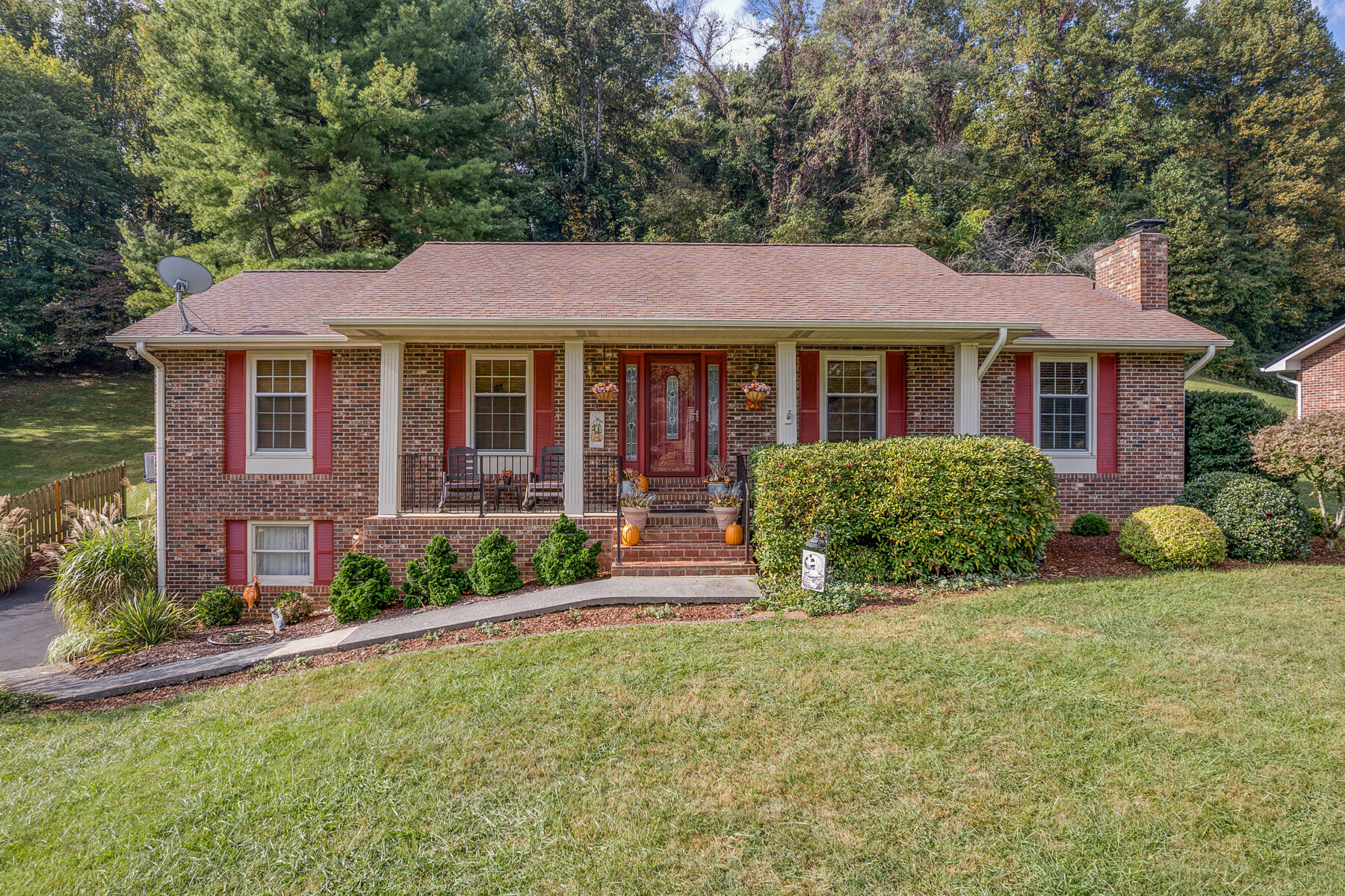 Property Photo:  5009 Surrey Drive  TN 37664 