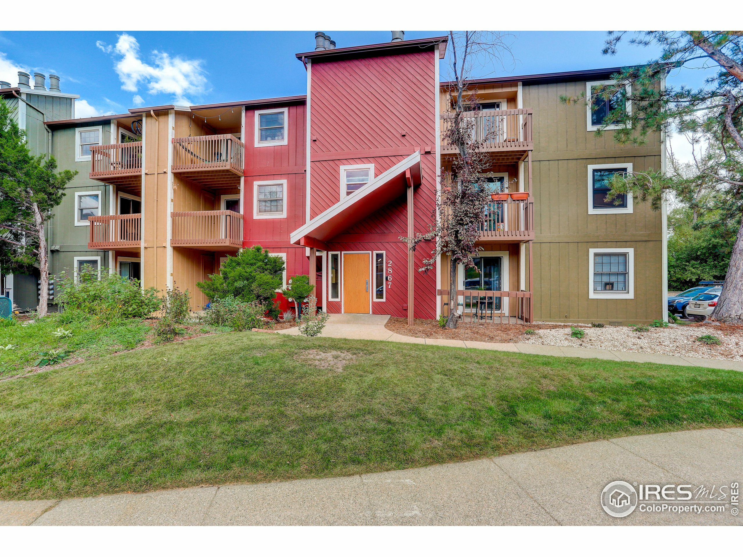 Property Photo: 2867 Sundown Ln 104 CO 80303