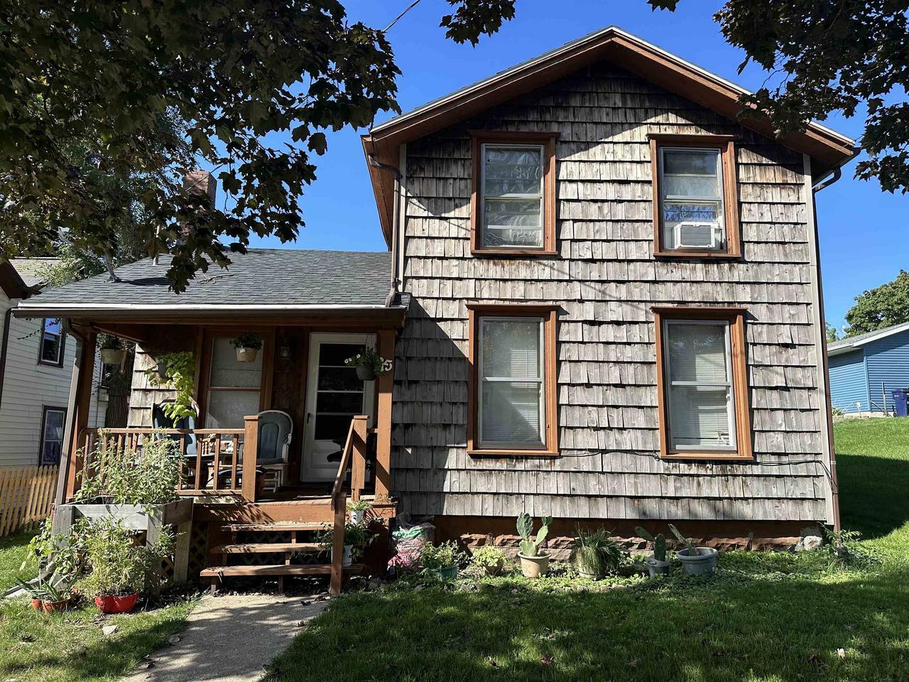 Property Photo:  15 North Washington Street  WI 53548 