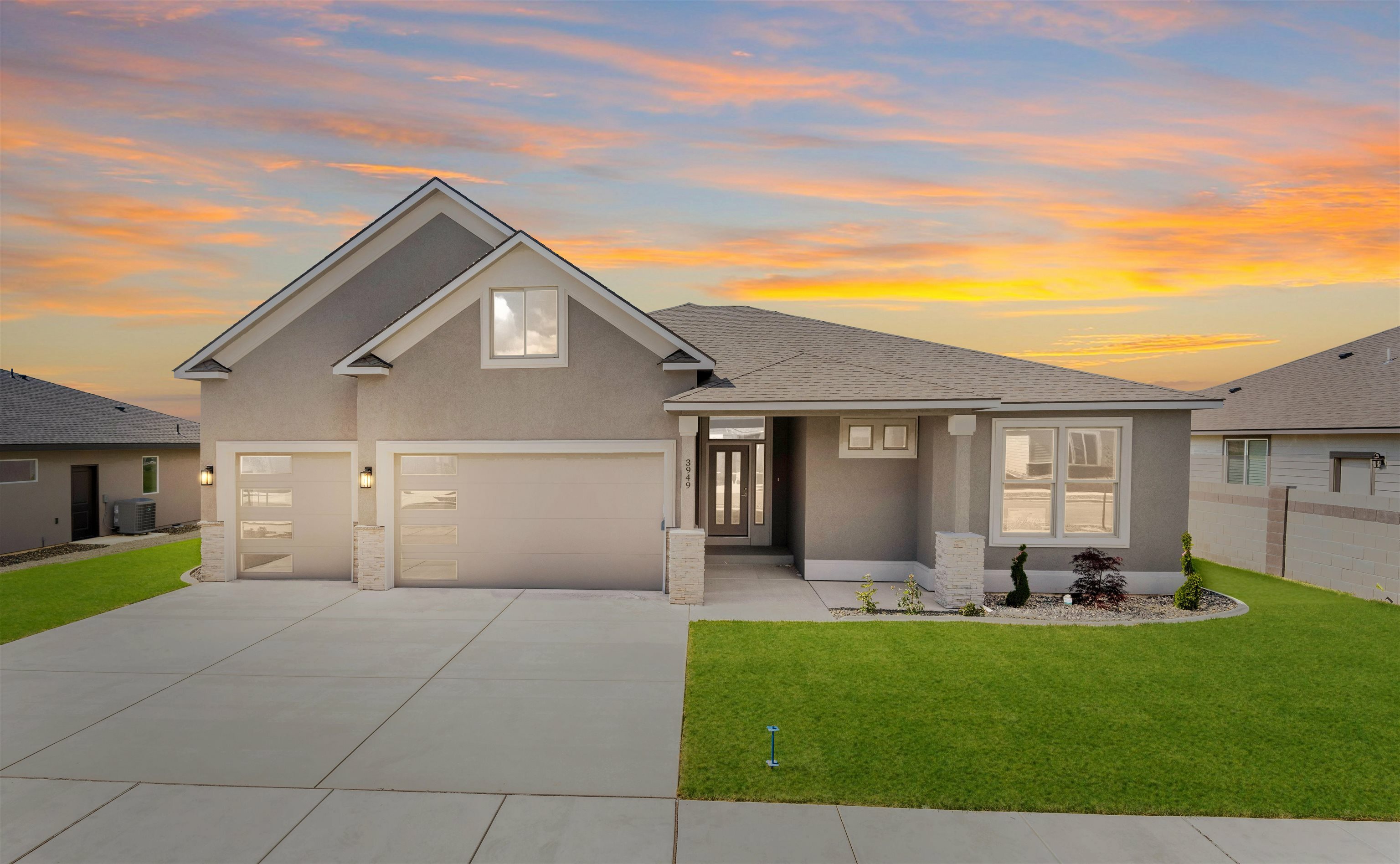 Property Photo:  3949 Barbera St  WA 99352 
