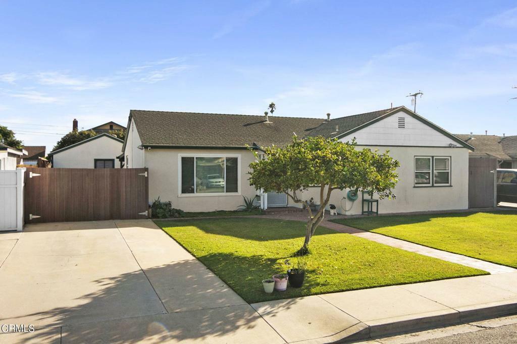 Property Photo:  524 Nectarine Street  CA 93033 