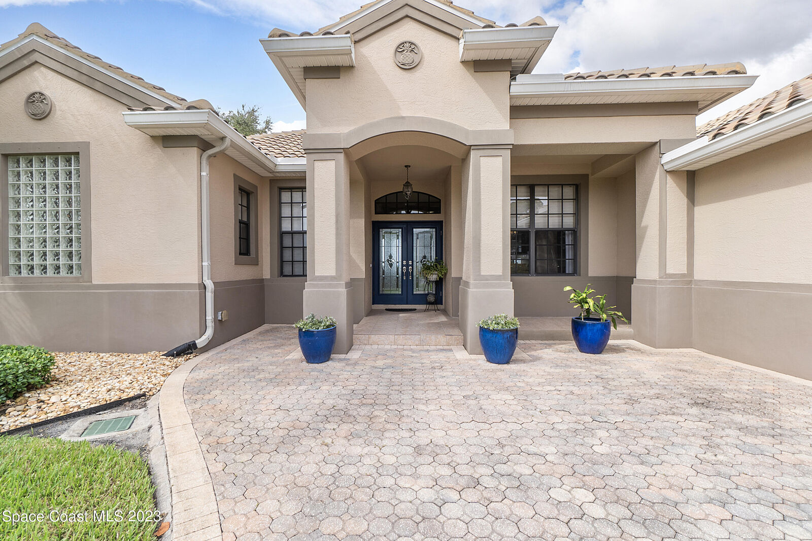 Property Photo:  2275 S Tropical Trail  FL 32952 