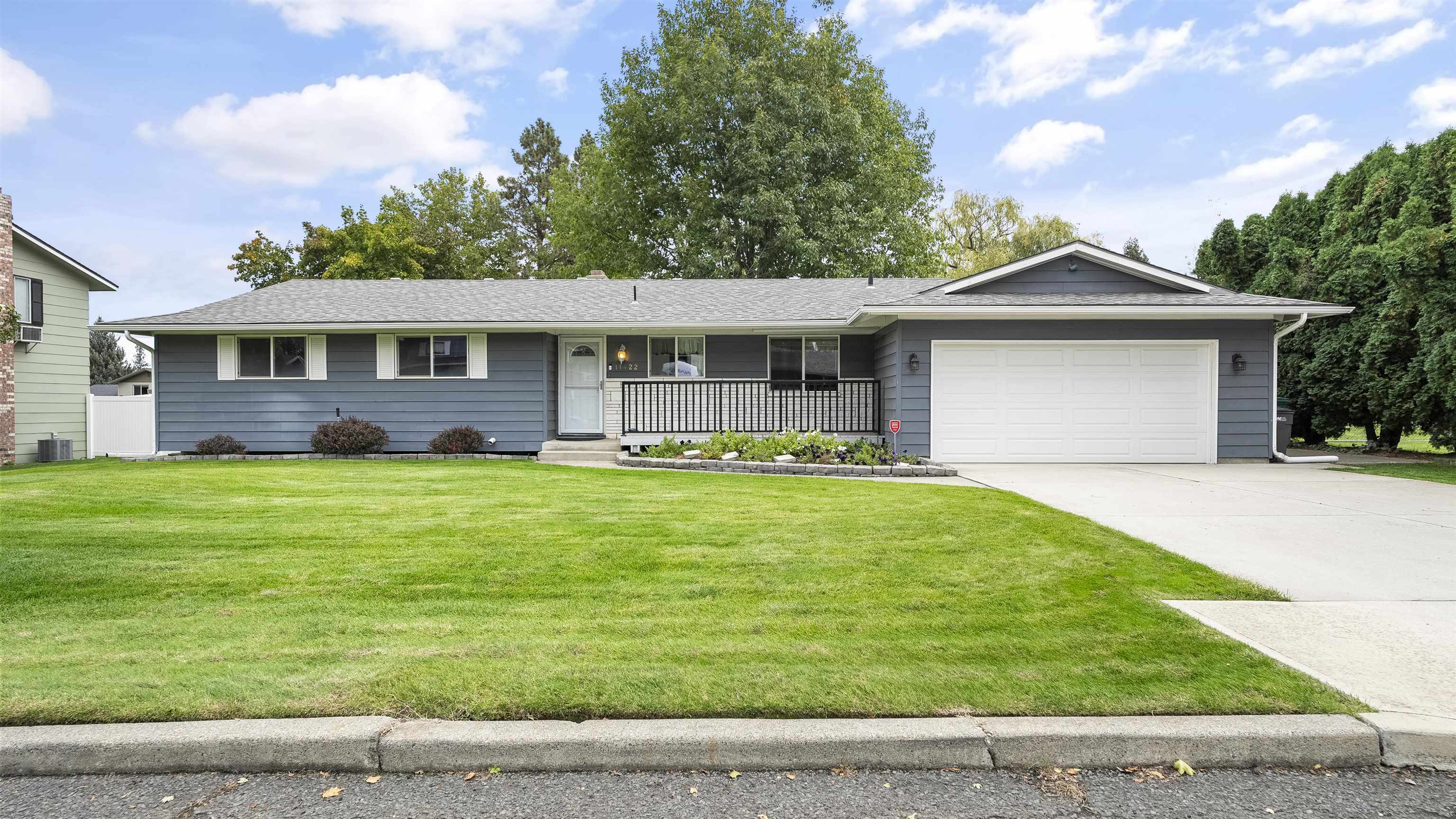 Property Photo: 11422 N King Arthur Dr WA 99218