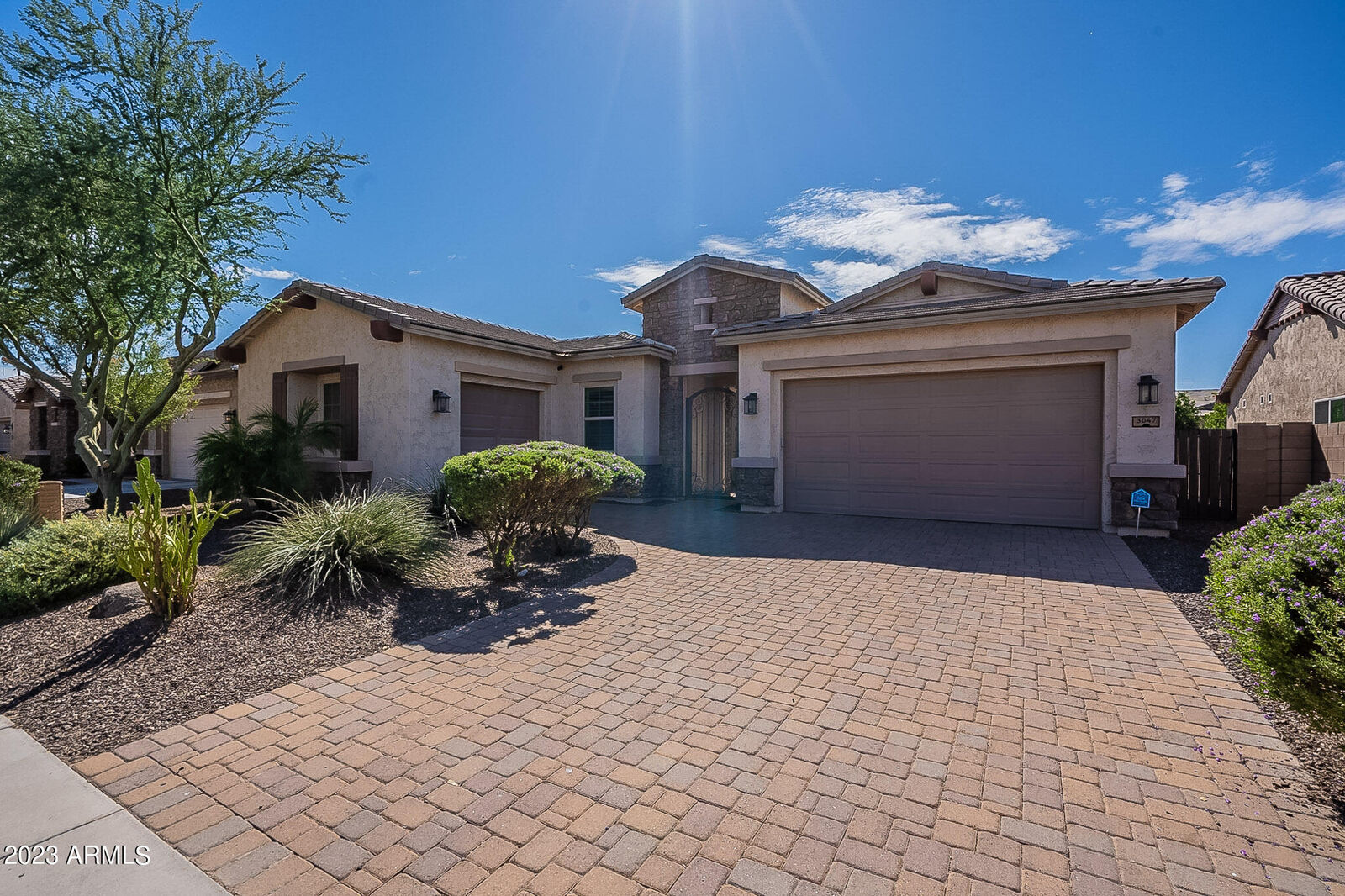 Property Photo: 3047 E Derringer Way AZ 85297