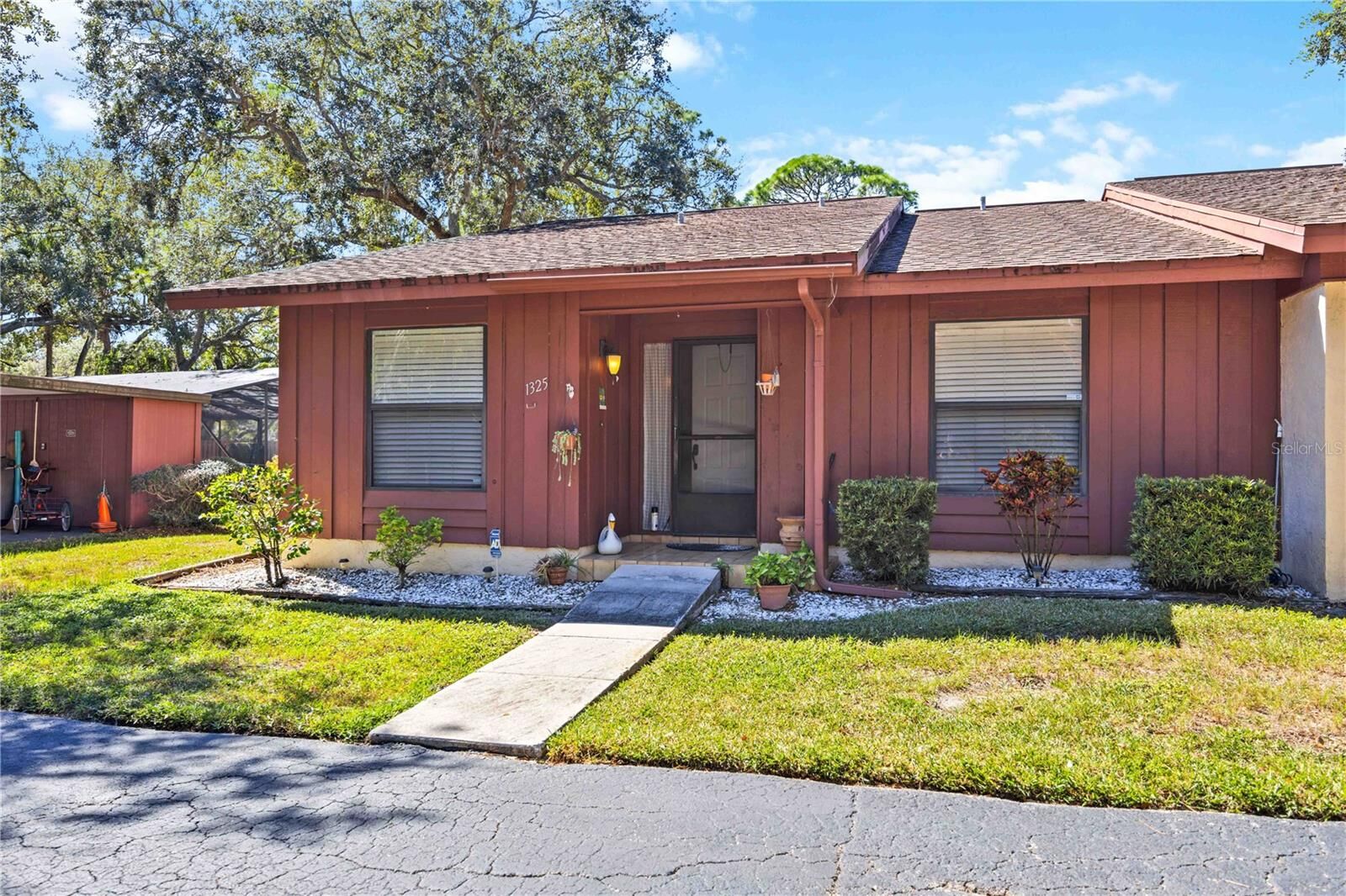 Property Photo:  1325 Banchory Ln Lane 7  FL 34237 