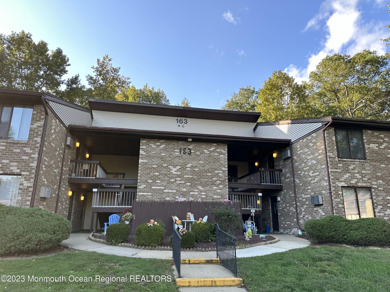 Property Photo:  163 Cross Slope Court  NJ 07726 