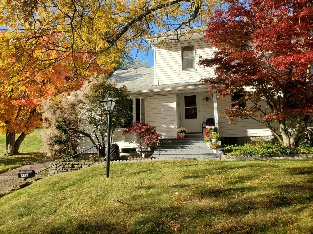 Property Photo:  696 Dunn  PA 15227 