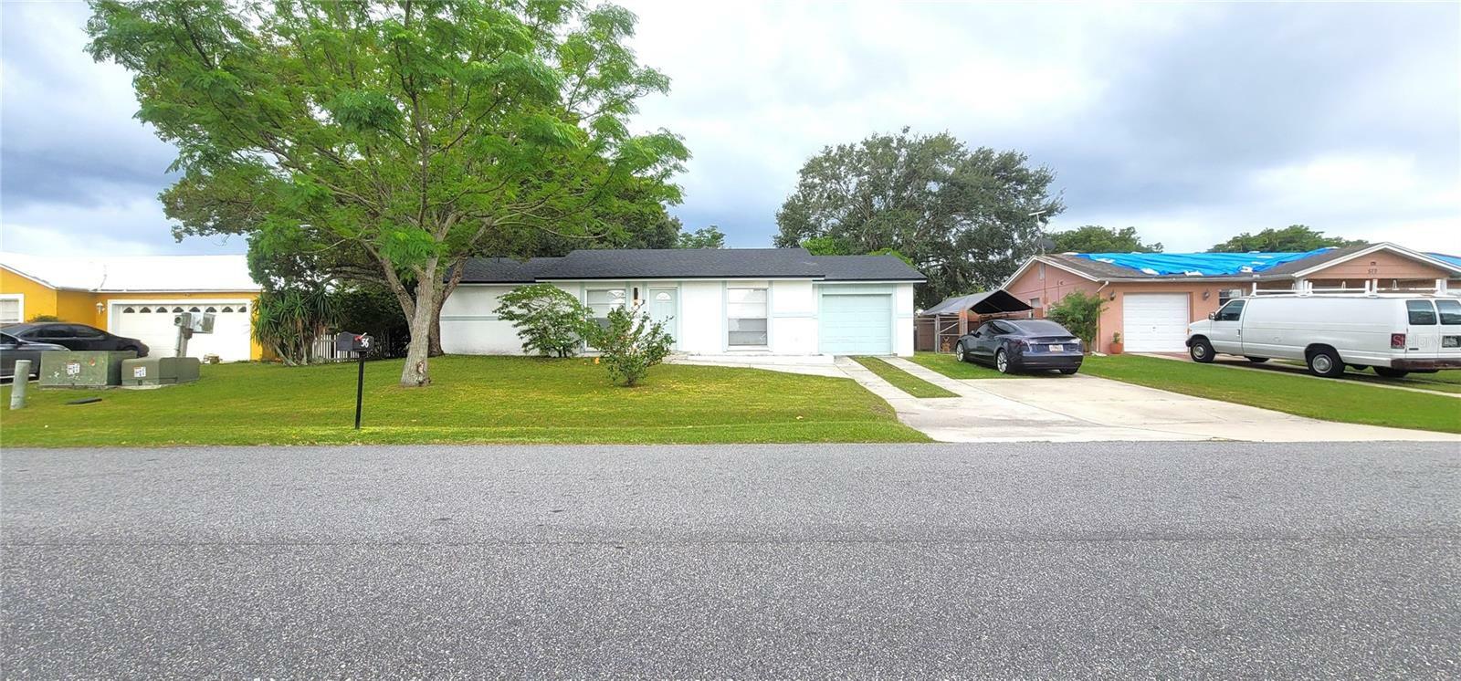 Property Photo:  568 Royal Palm Drive  FL 34743 