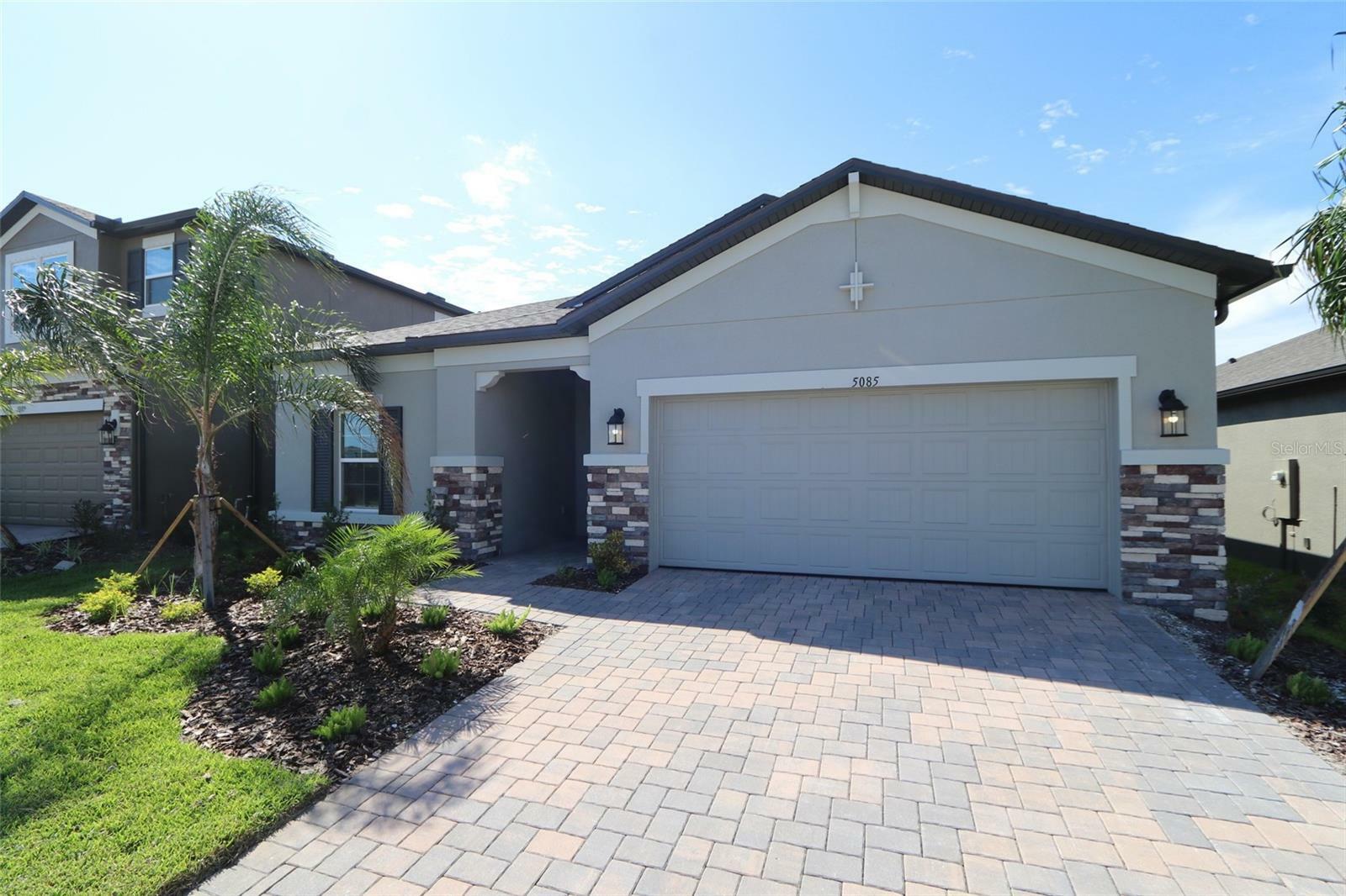 Property Photo:  5085 Bromeliad Avenue  FL 33598 