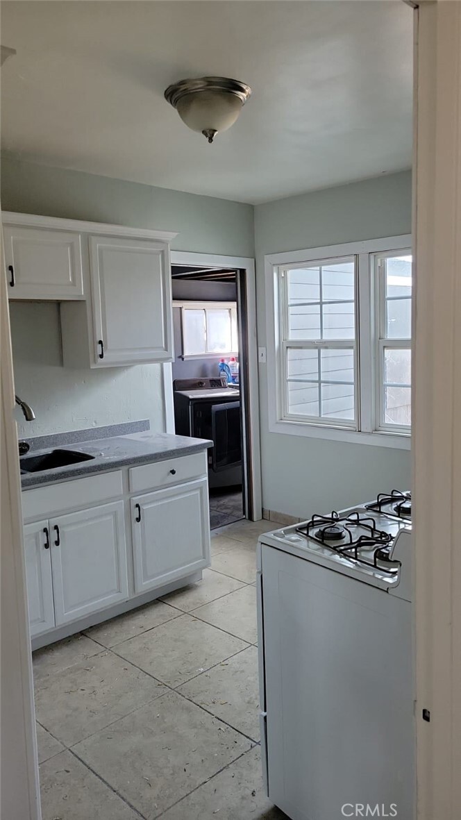 Property Photo:  1338 W Evans Street  CA 92411 
