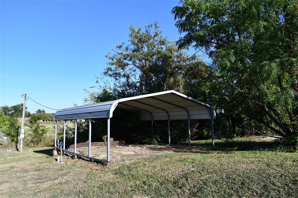 Property Photo:  516 Concho  TX 75783 