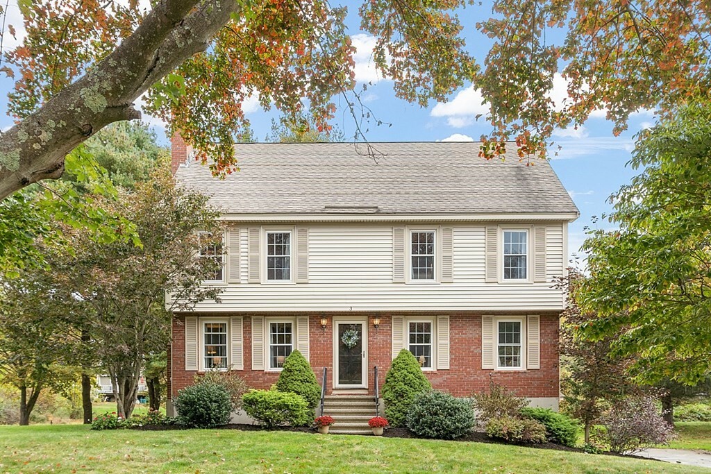 Property Photo:  3 Larchmont Cir  MA 01810 