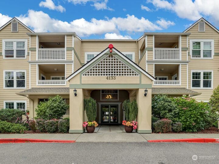 4133 224th Lane SE 106  Issaquah WA 98029 photo