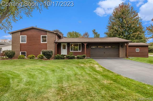 Property Photo:  2438 Grove Park Road  MI 48430 