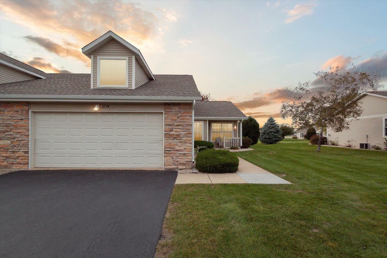 Property Photo:  2574 Edgewood Drive  WI 53511 