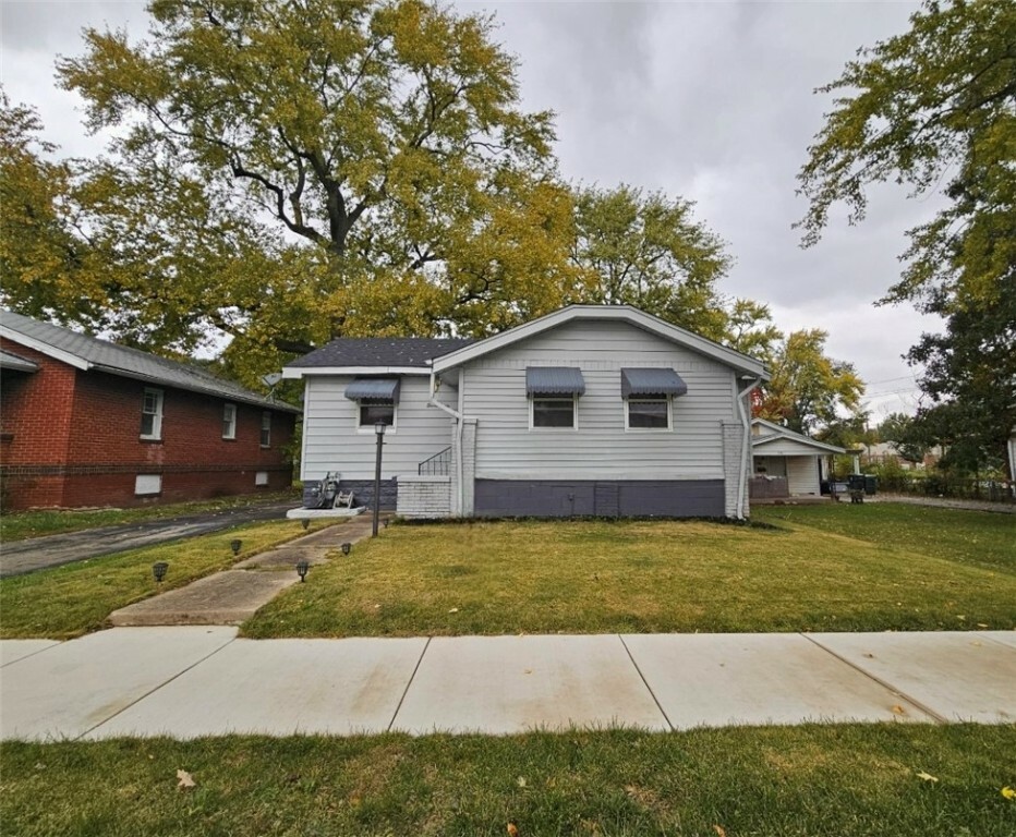 Property Photo:  1180 E Johns Avenue  IL 62521 