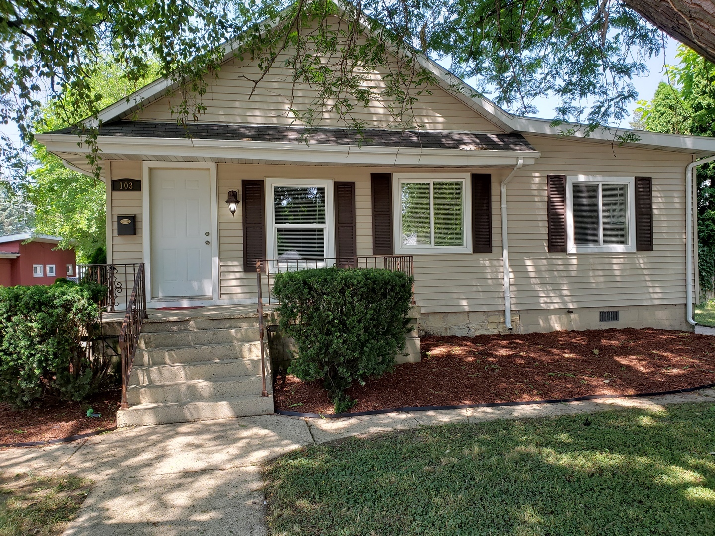 Property Photo:  103 N Prairie Avenue  IL 60435 