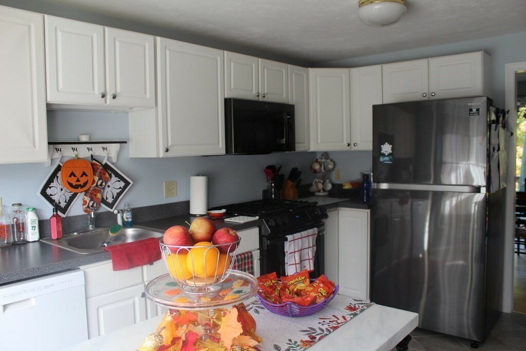 Property Photo: 8 Country Side Rd 8 MA 02019
