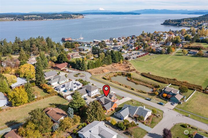 Property Photo:  704 Krueger Street  WA 98239 