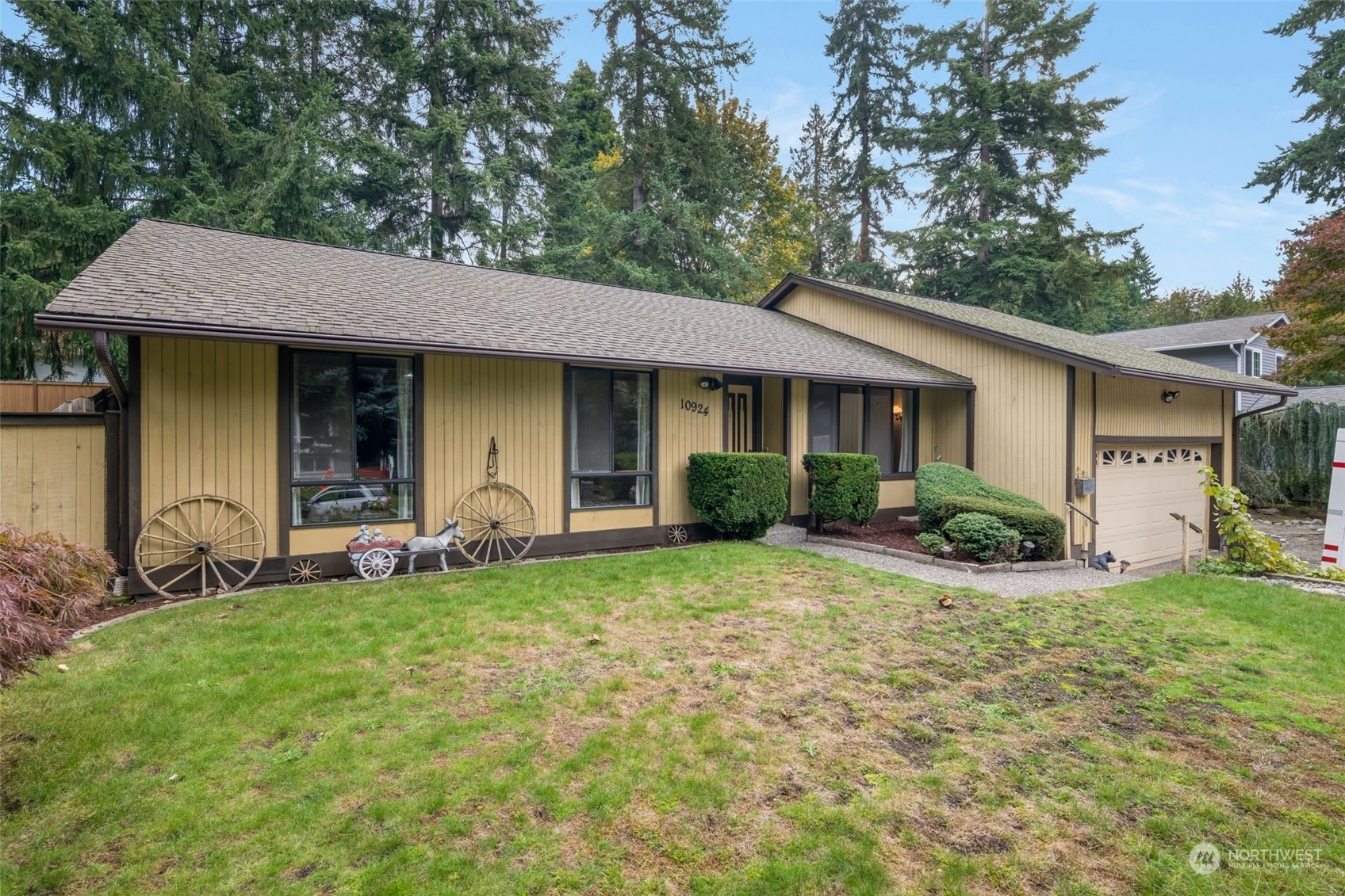 10924 166th Place NE  Redmond WA 98052 photo