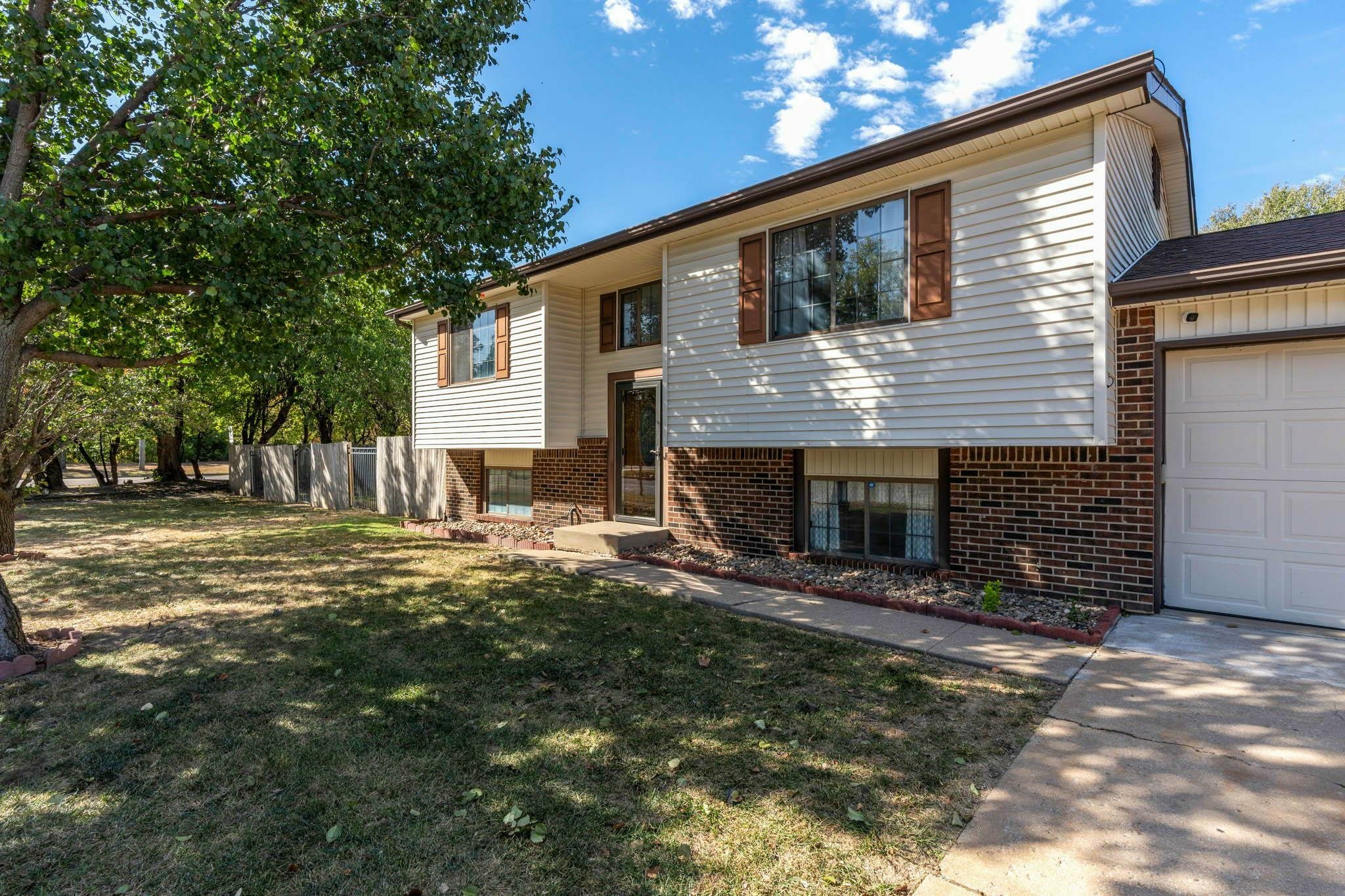 Property Photo:  3009 N Rushwood St  KS 67226 