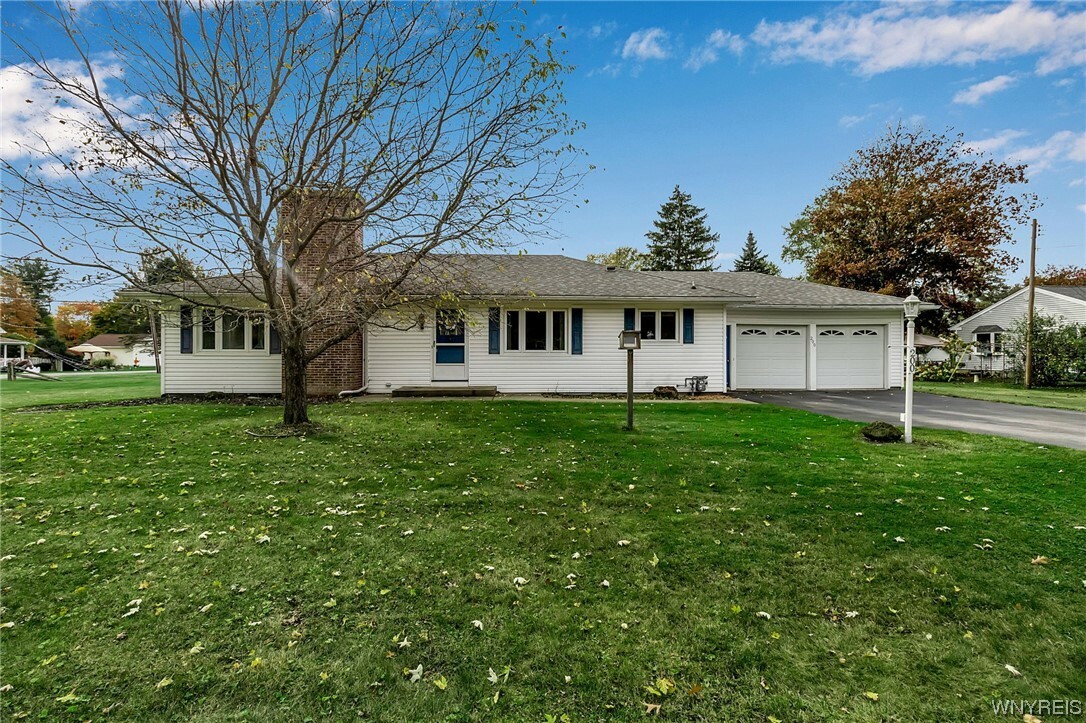 Property Photo: 200 Pomander NY 14052