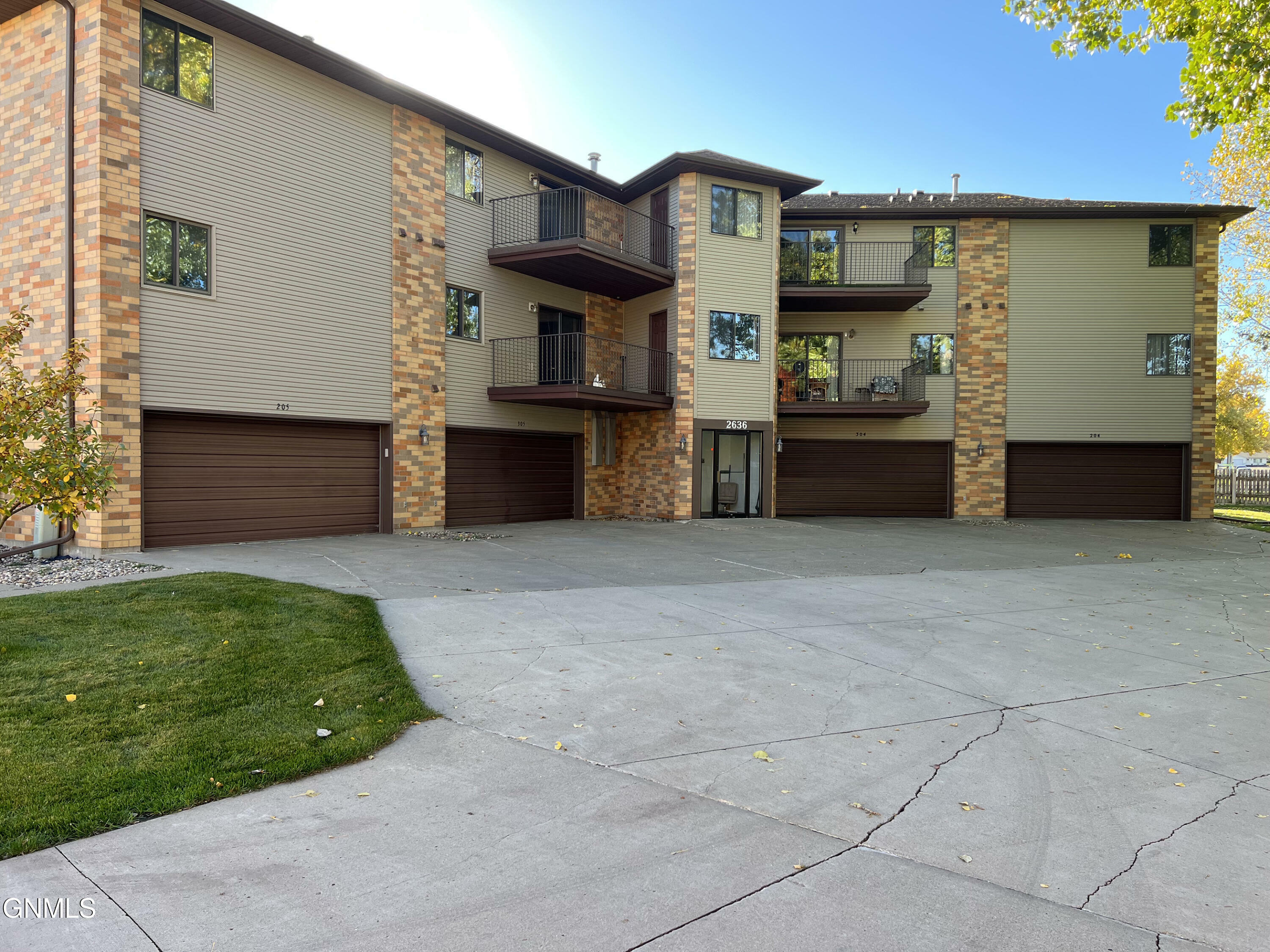 Property Photo:  2636 Gateway Avenue 304  ND 58503 