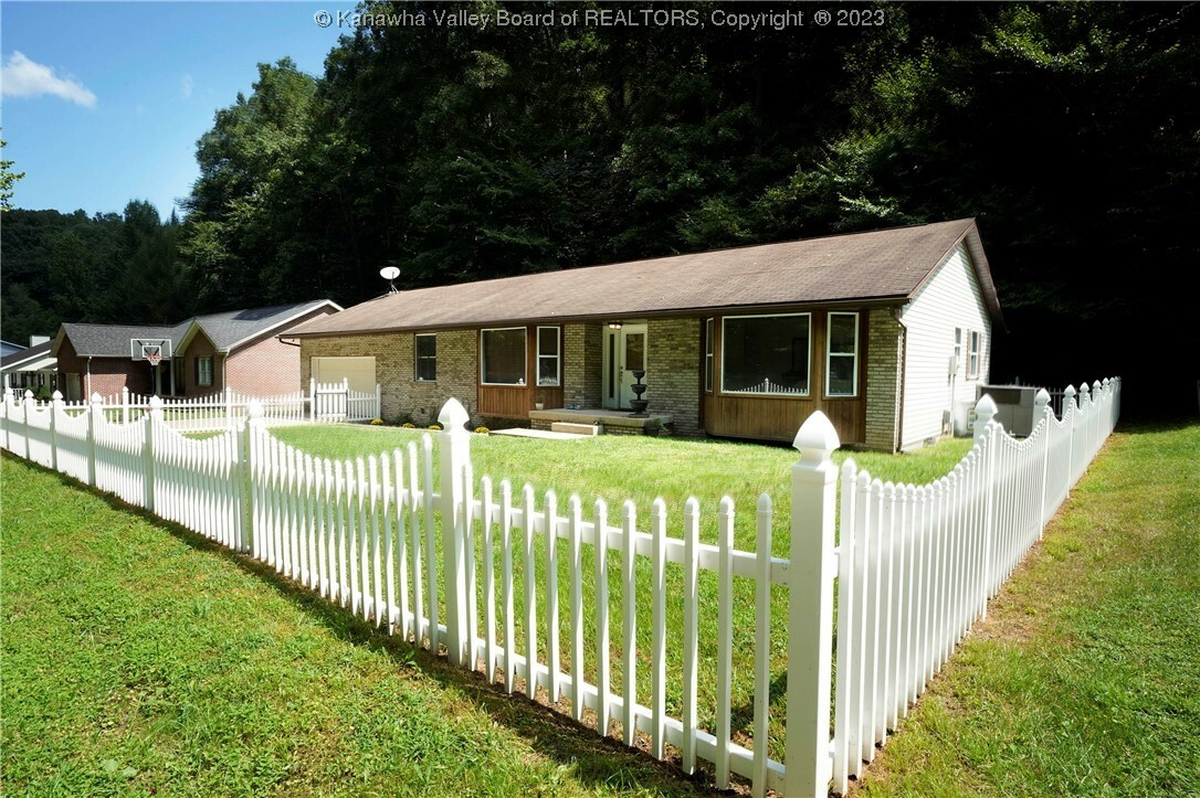 Property Photo: 413 Rambling Hills Road WV 25071
