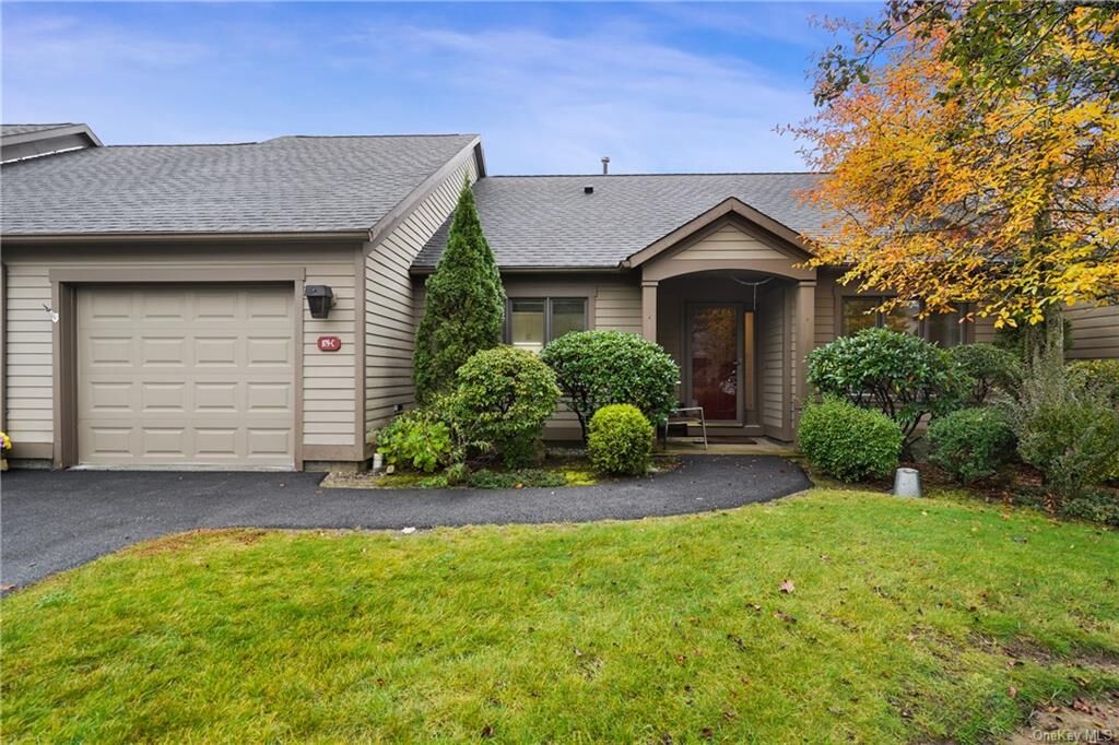 Property Photo: 879 Heritage Hills C NY 10589