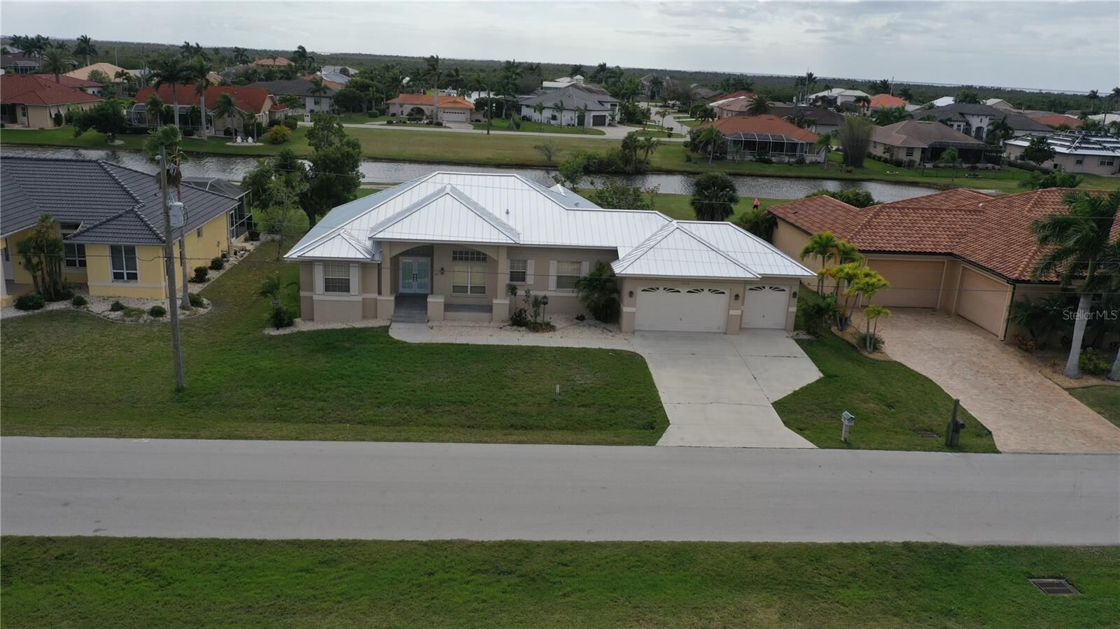 Property Photo:  2325 Padre Island Drive  FL 33950 