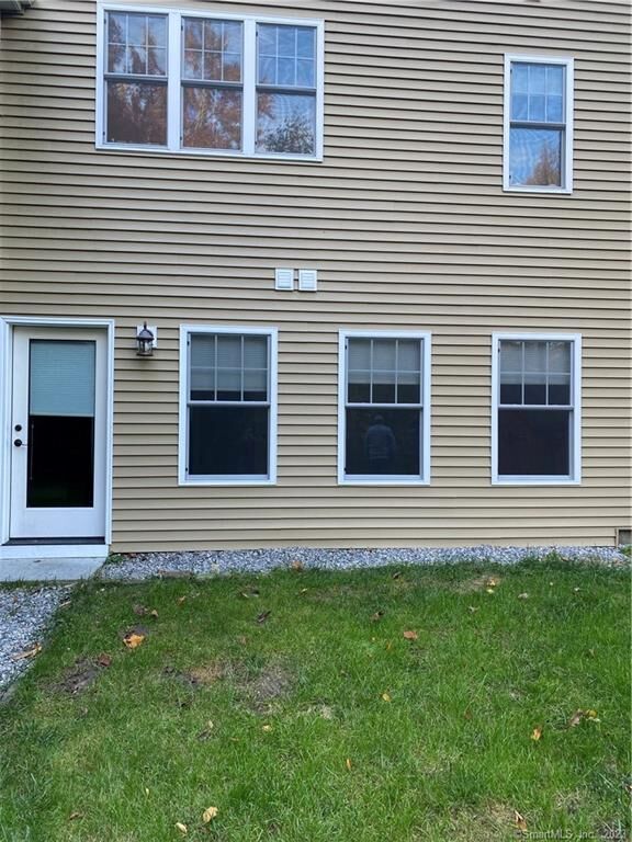 Property Photo:  76 Arrowhead Drive  CT 06057 