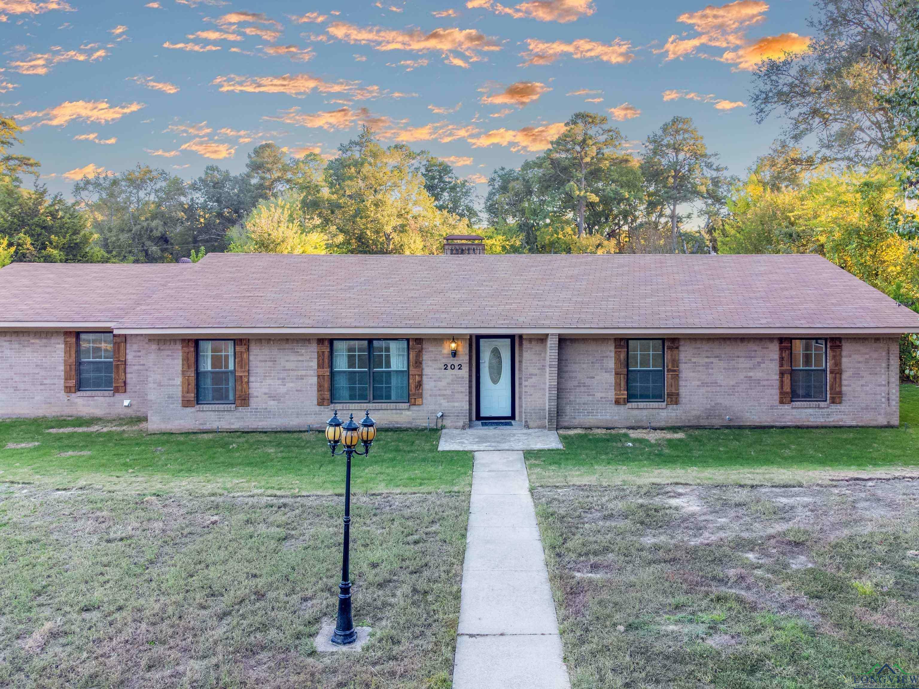 Property Photo:  202 Lafayette Blvd  TX 75647 