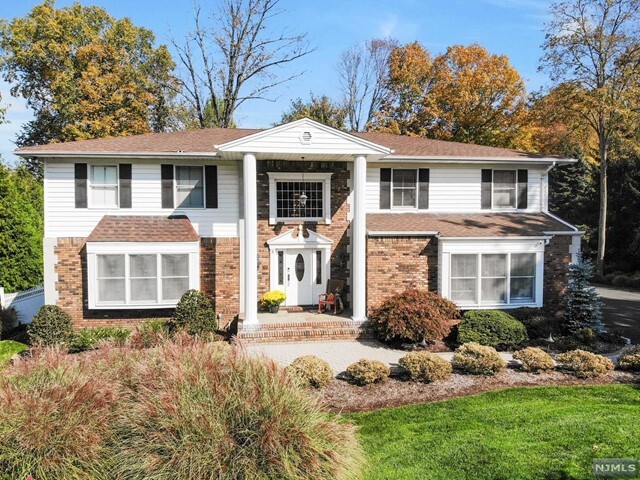 Property Photo:  4 Noreen Lane  NJ 07470 