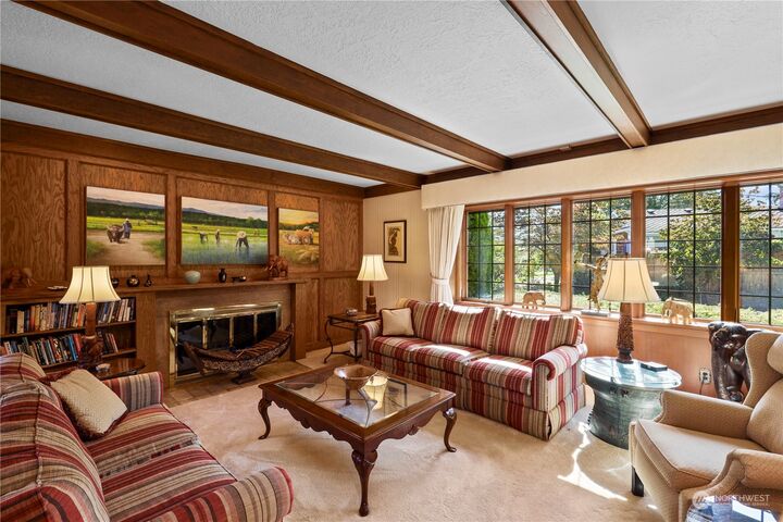 Property Photo:  6 Gilbert Drive  WA 98902 