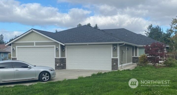 Property Photo: 1119 A & B 106th St Ct E WA 98445