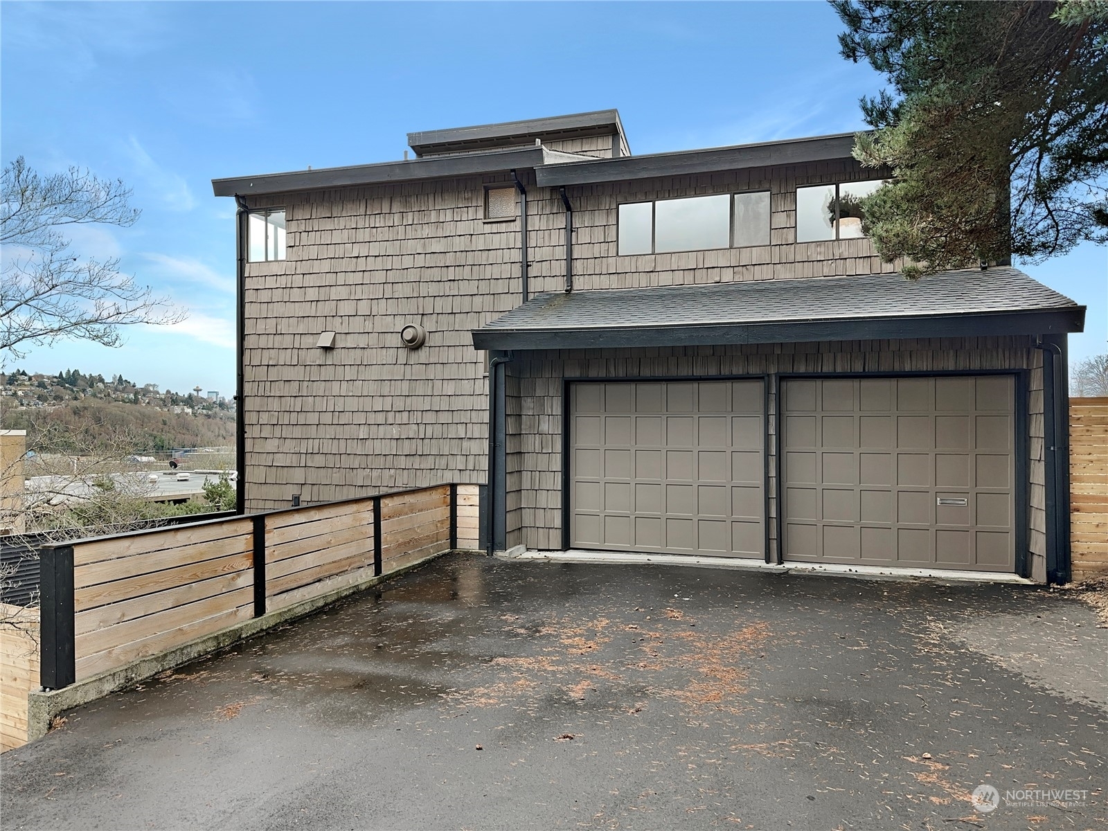 Property Photo: 2420 Thorndyke Place W WA 98199