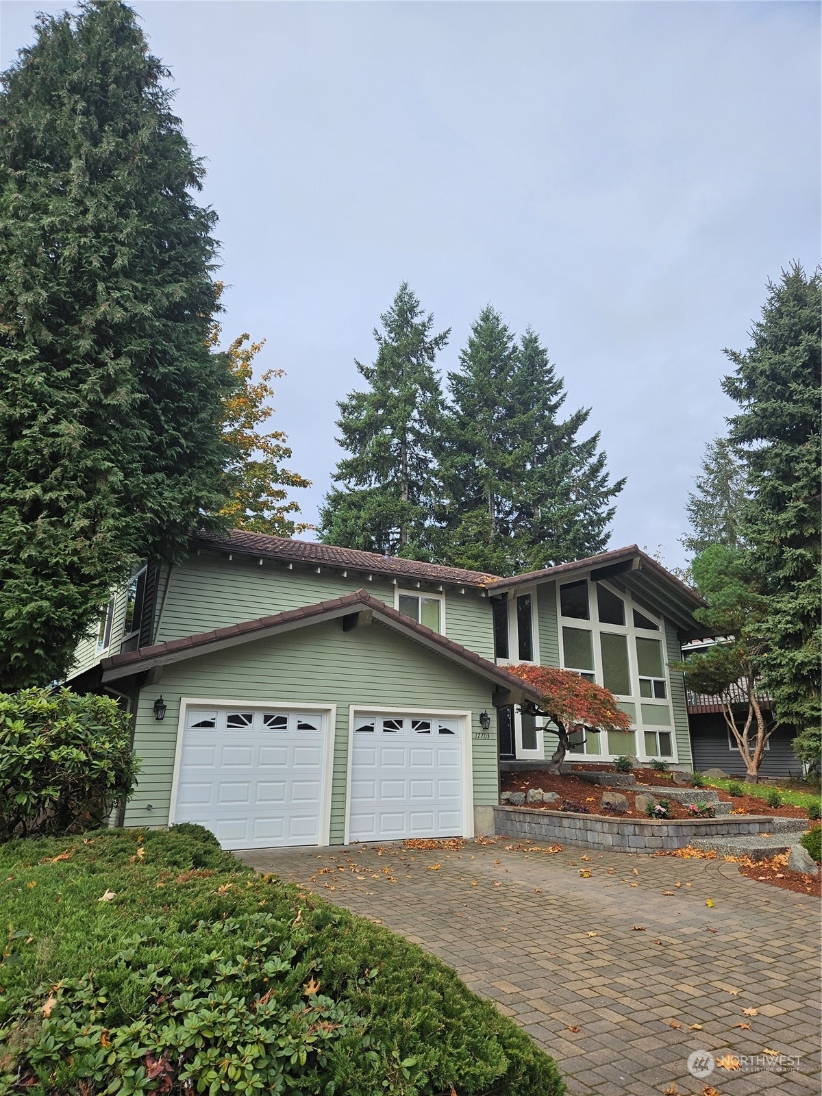 Property Photo: 17703 162 Avenue SE WA 98058