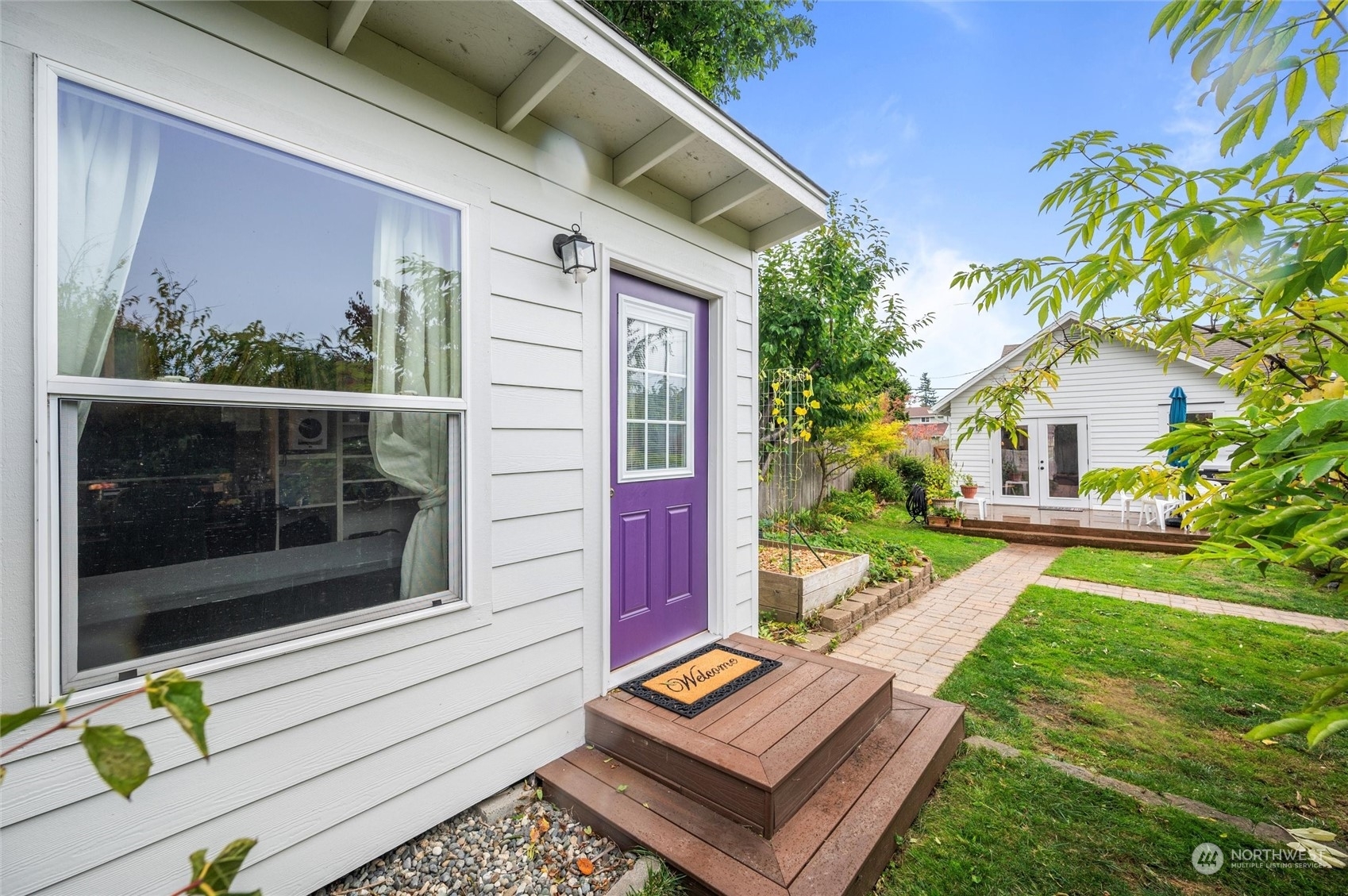 Property Photo: 522 W Illinois Street WA 98225
