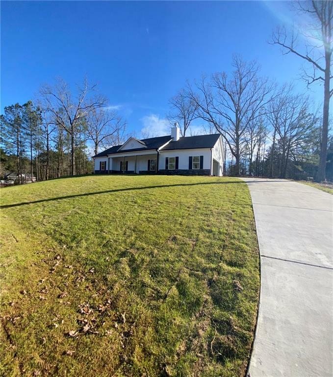 Property Photo:  15 Chimney Ct  GA 30014 