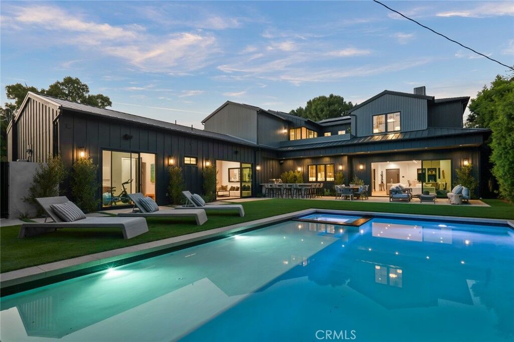 Property Photo:  11758 La Maida Street  CA 91607 